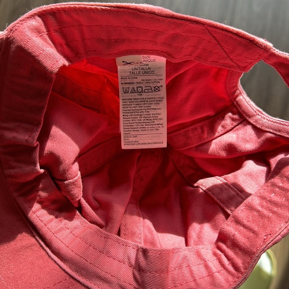 Dad hat never worn - Picture 2 of 3